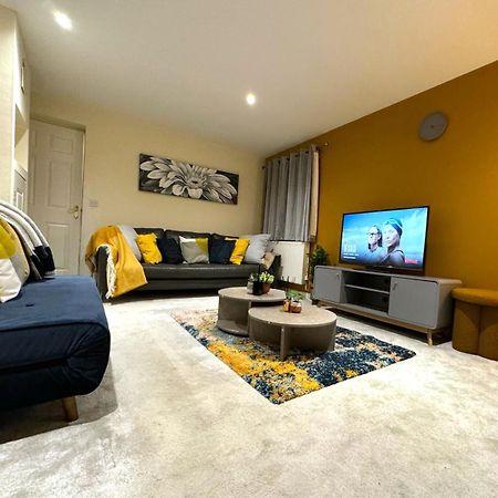 Large Cosy 2 Bedroom Ground Floor Flat In Stevenage Sg1 Sleeps 4-5 Free Parking Екстер'єр фото