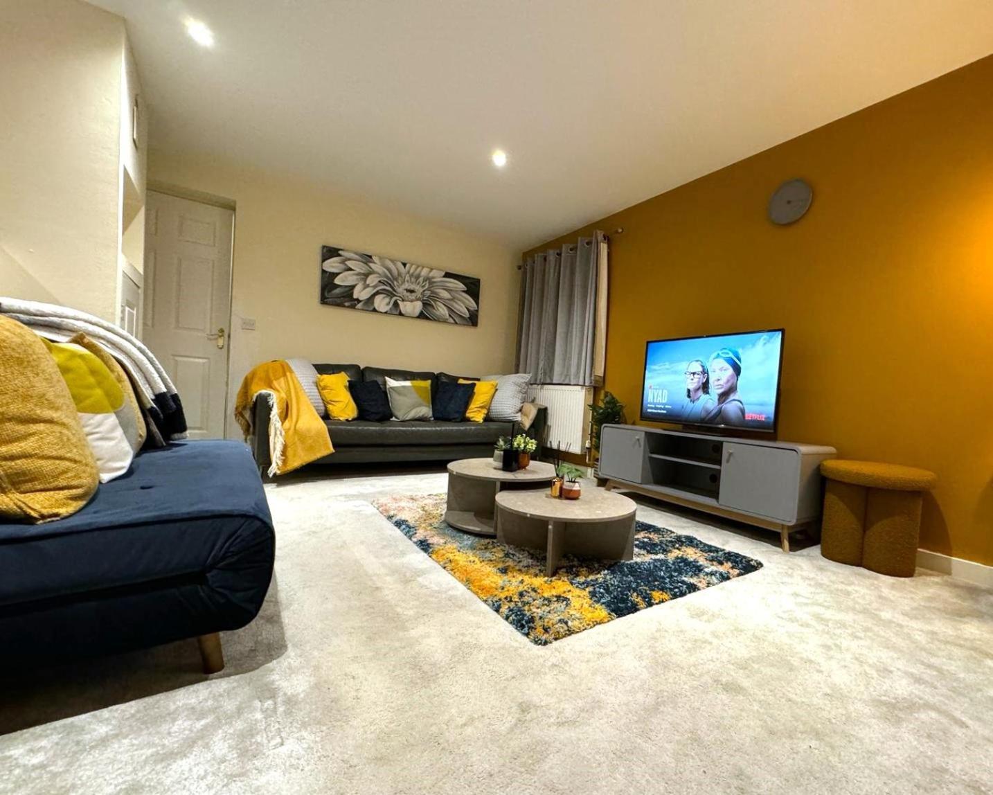 Large Cosy 2 Bedroom Ground Floor Flat In Stevenage Sg1 Sleeps 4-5 Free Parking Екстер'єр фото