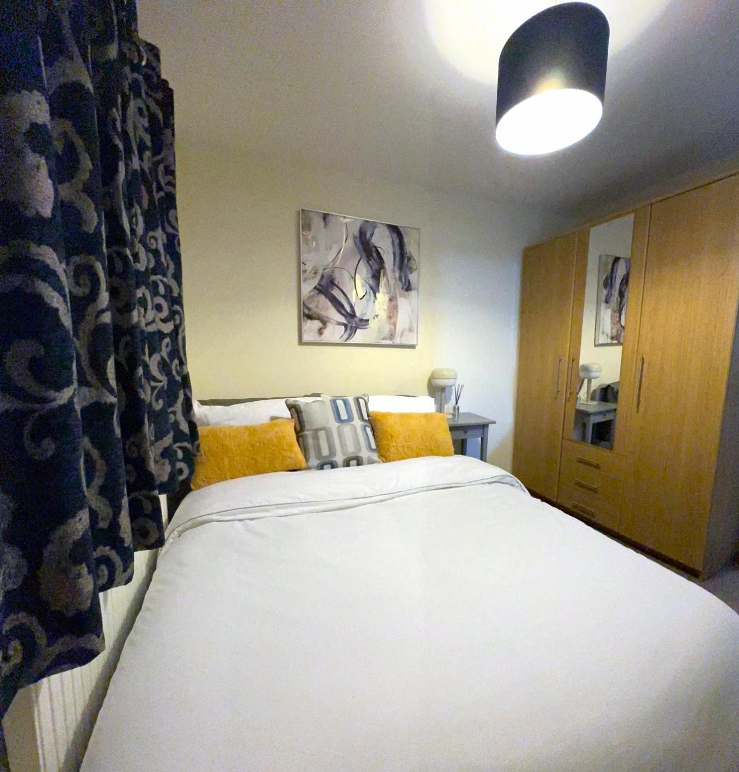 Large Cosy 2 Bedroom Ground Floor Flat In Stevenage Sg1 Sleeps 4-5 Free Parking Екстер'єр фото