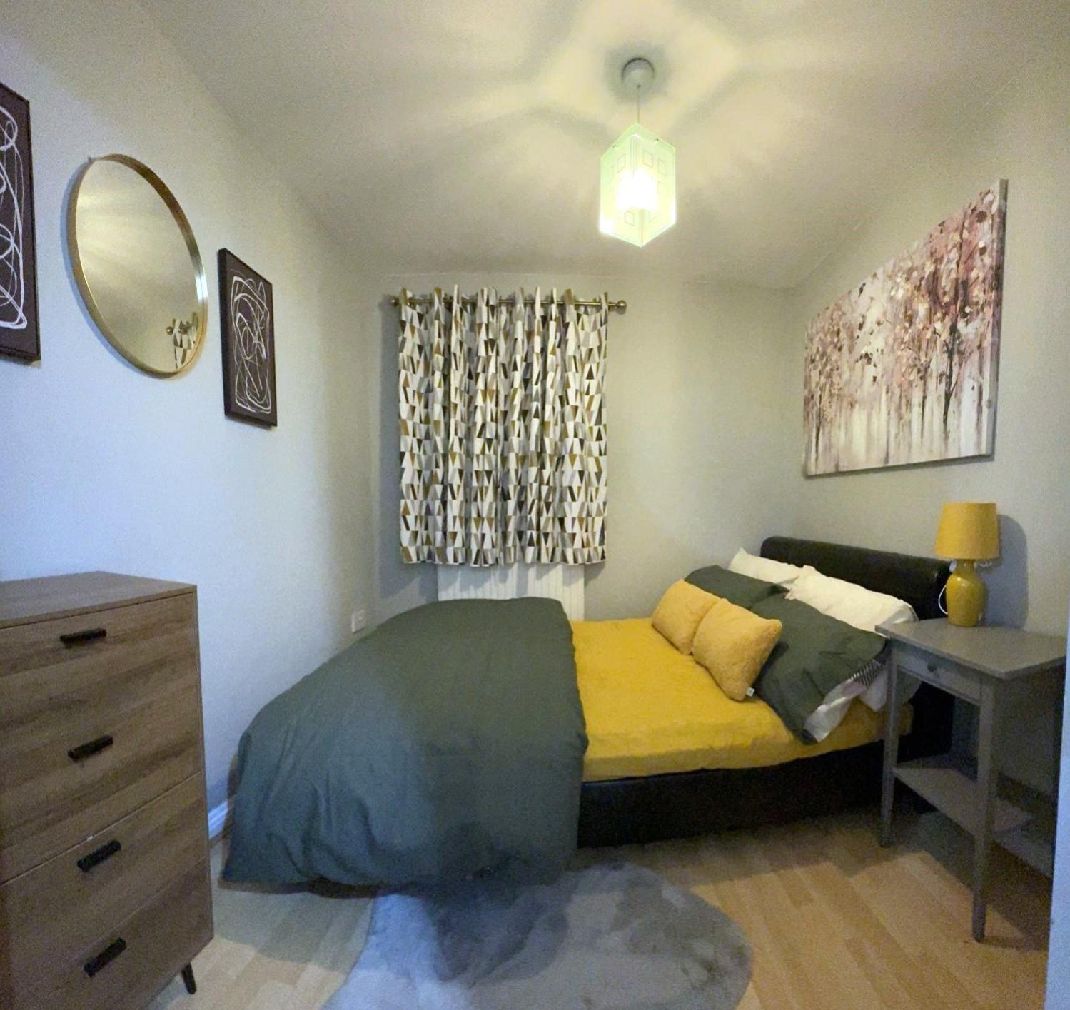 Large Cosy 2 Bedroom Ground Floor Flat In Stevenage Sg1 Sleeps 4-5 Free Parking Екстер'єр фото